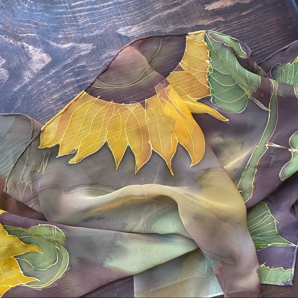 Vintage sunflowers handpainted silk chiffon scarf - Picture 7 of 8